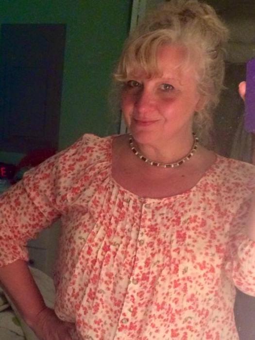 Here I am again, ready for a fun evening! Tonight, all you can eat steamed crabs at the Crab Bag!